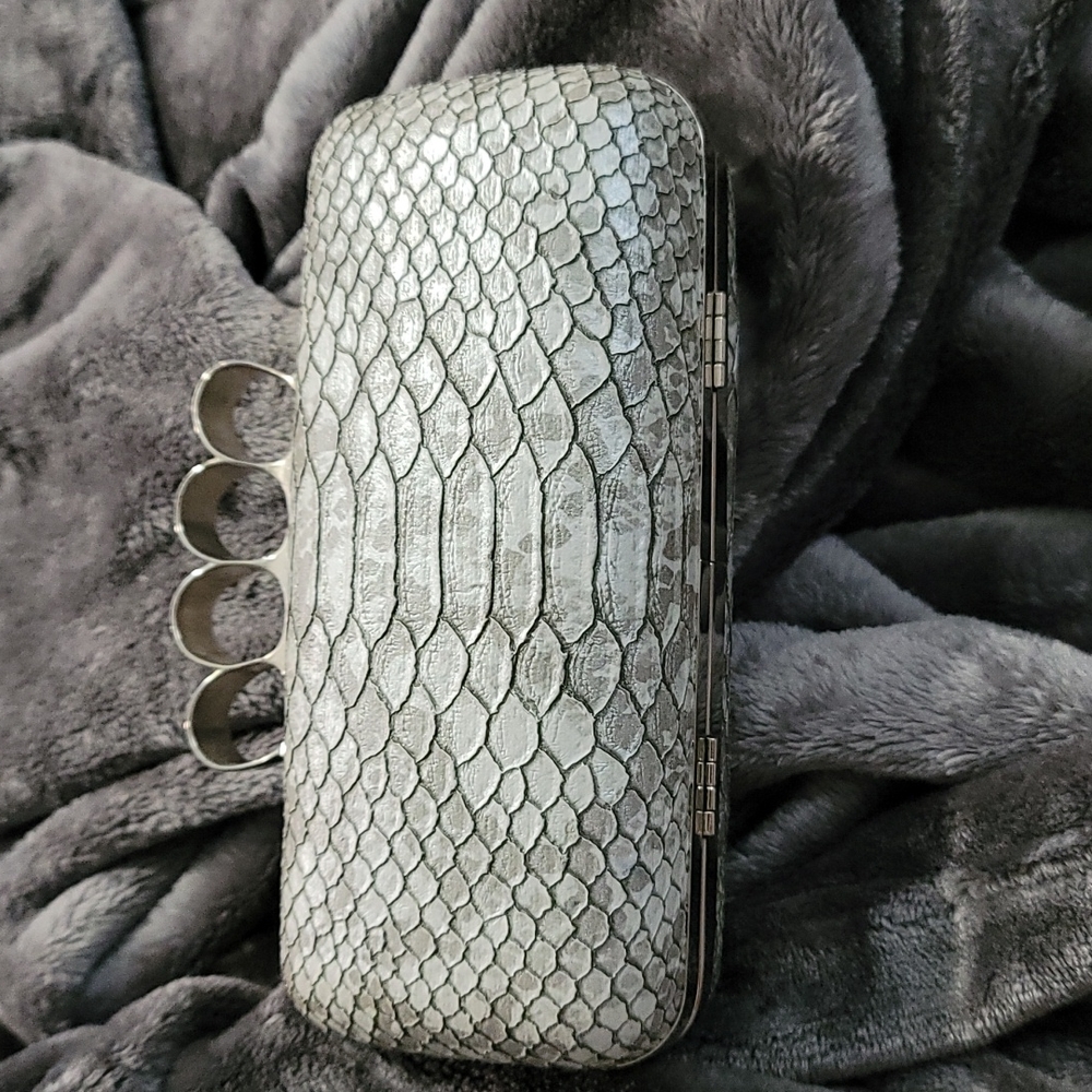 Gray pearl faux snakeskin clutch purse knuckle handle